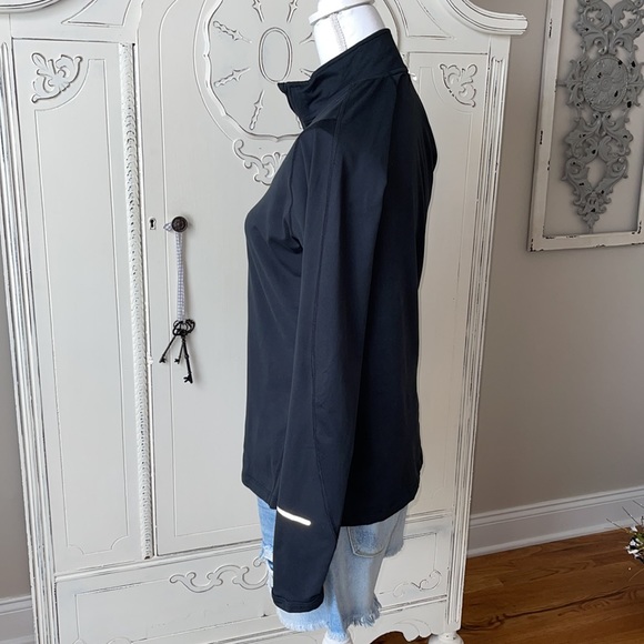 Nike Element Dri-Fit Black 1/2 Zip Running Top - Picture 3 of 9